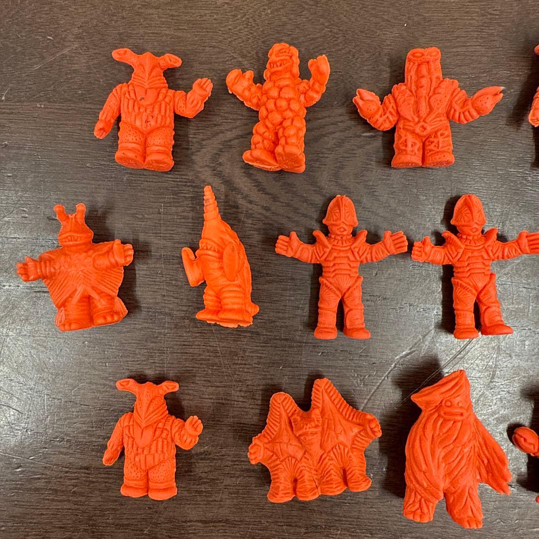 ウルトラマン　怪獣消しゴム　円谷プロ　オレンジ