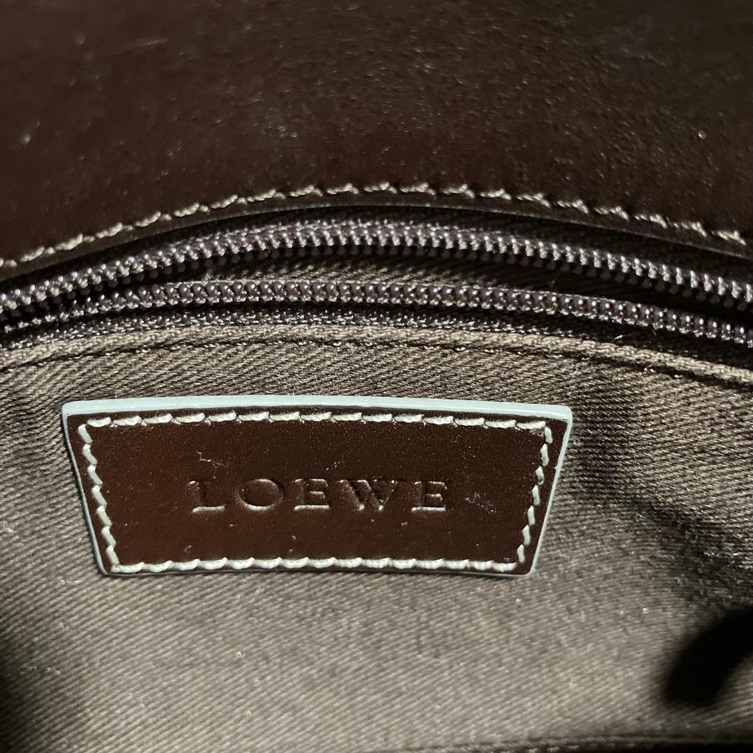 LOEWE ロゴ入り ホワイト ショルダーバッグ