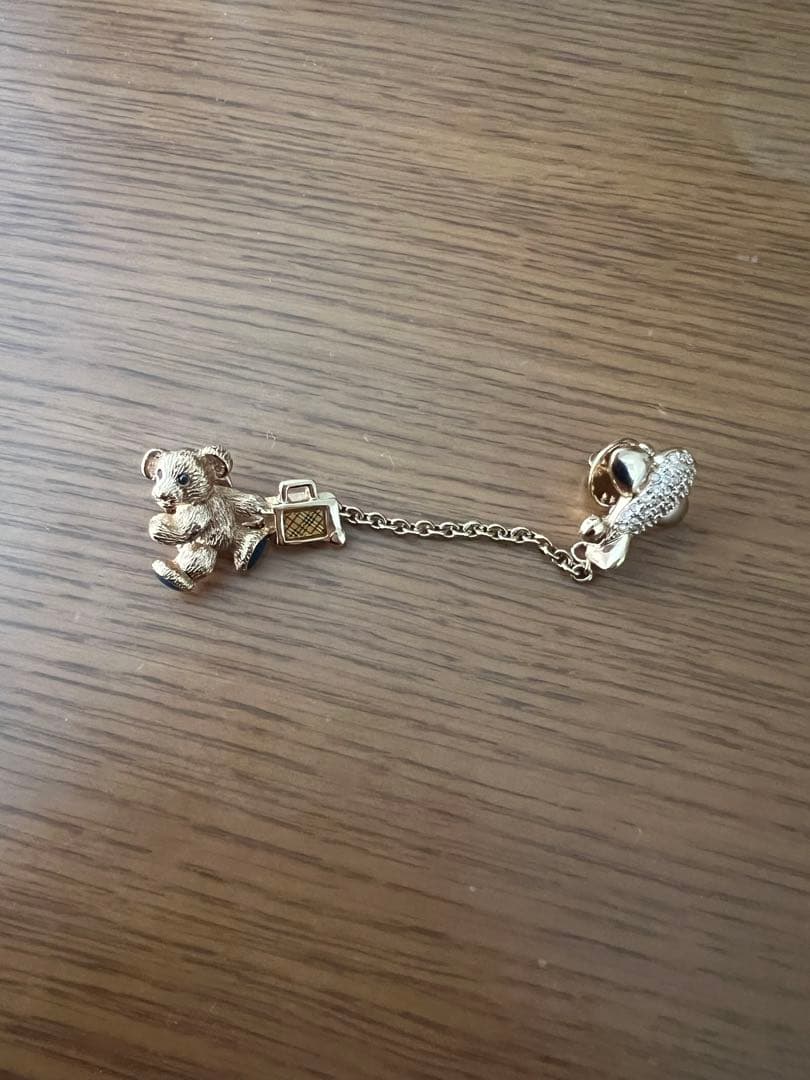 希少Burberrys　バーバリーベア　飛行機　ピンバッジ