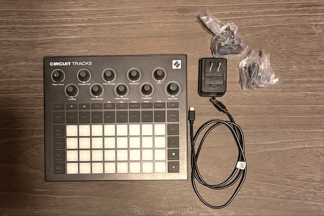 DJ機材 novation circuit tracks