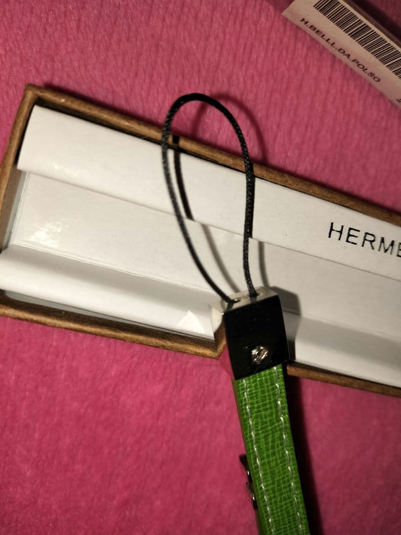 HERMES 緑 ストラップ 箱付き エルメス
