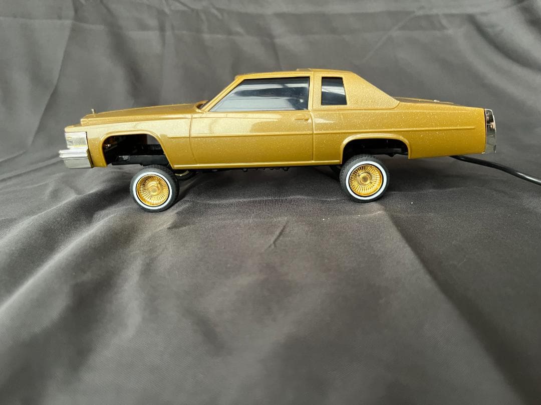 動作品　リンドバーグ　’79 Cadillac LOWRIDERホイールGOLD