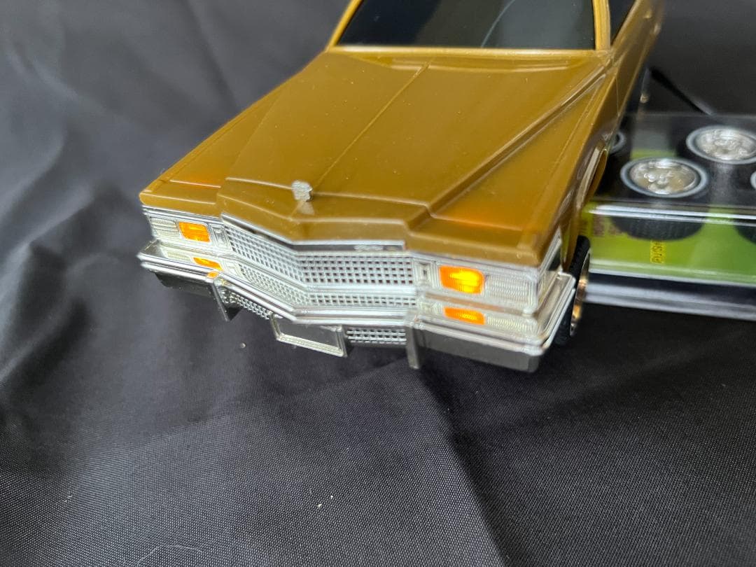 動作品　リンドバーグ　’79 Cadillac LOWRIDERホイールGOLD