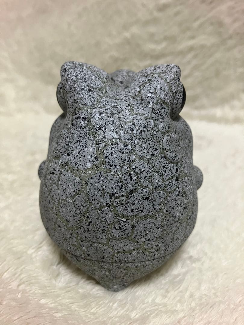 ペインターネット カエルーマ ストーンクラック ソフビ 蓄光