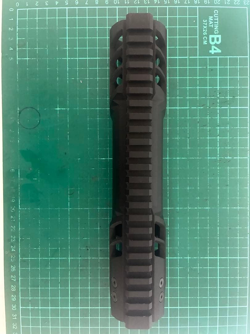 F1 Firearms 9.75inch Contoured ハンドガード