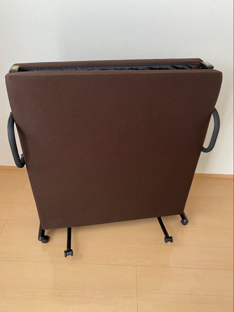 ブラウン 折りたたみベッド キャスター付き