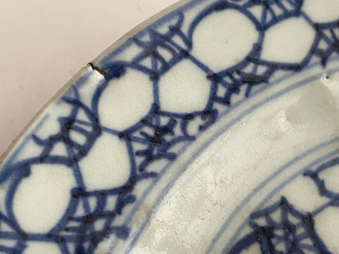 骨董　アンティーク　青花　染付　中国骨董　中国古陶磁　古染付　亀甲花文　丸皿