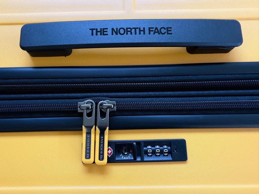 日本未発売　新品未使用　ザノースフェイス　キャリーケース　２４インチ　イエロー