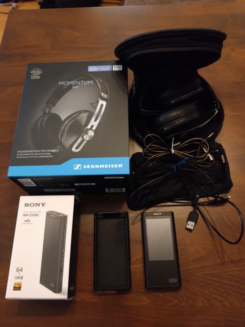 ポータブルプレーヤー Sennheiser Momentum & Sony NW-ZX300