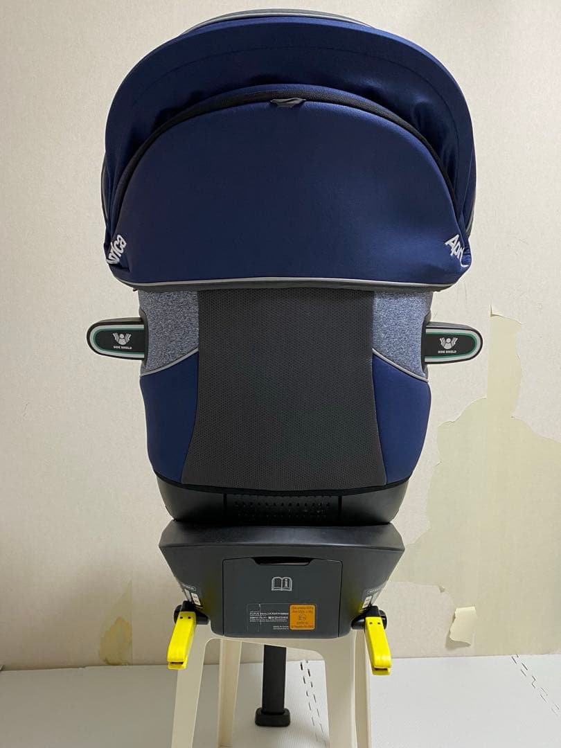 アップリカ　クルリラプロテクト回転式チャイルドシート ネイビー