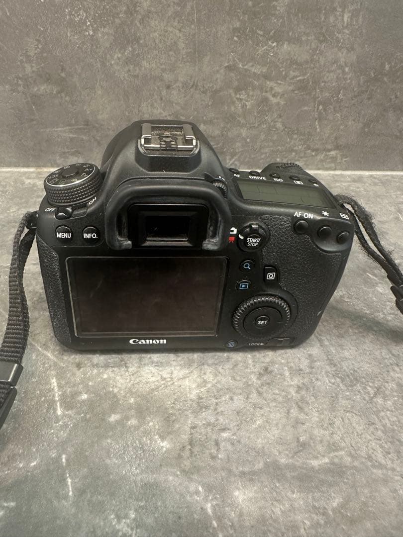 Canon EOS 6D + EF 50mm レンズ　F1.4