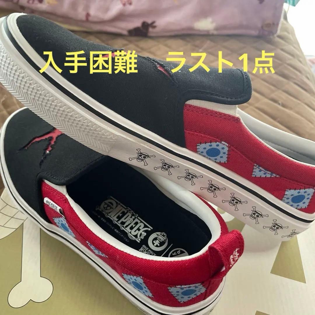 ワンピース、スリッポン 黒/赤 キャンバス