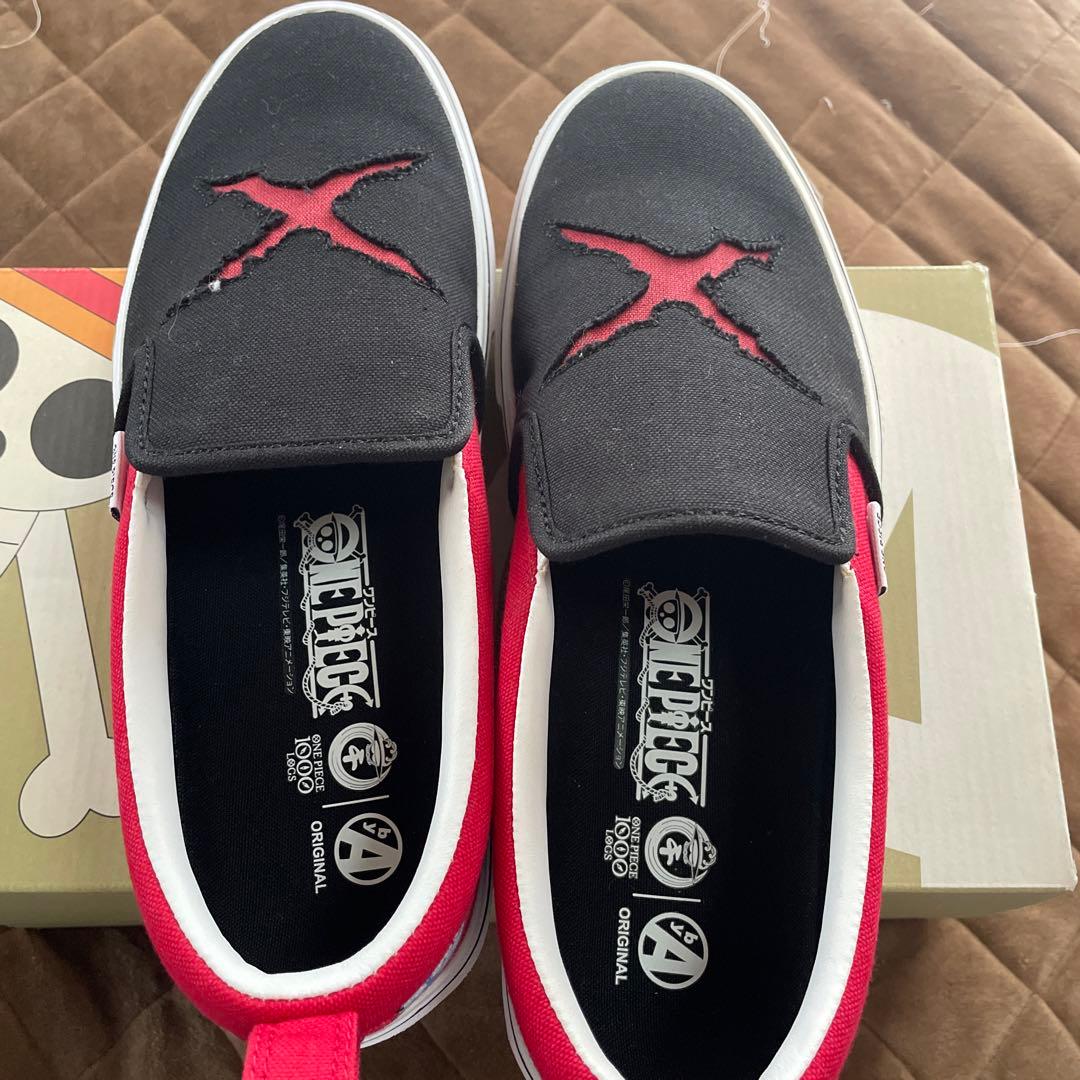 ワンピース、スリッポン 黒/赤 キャンバス