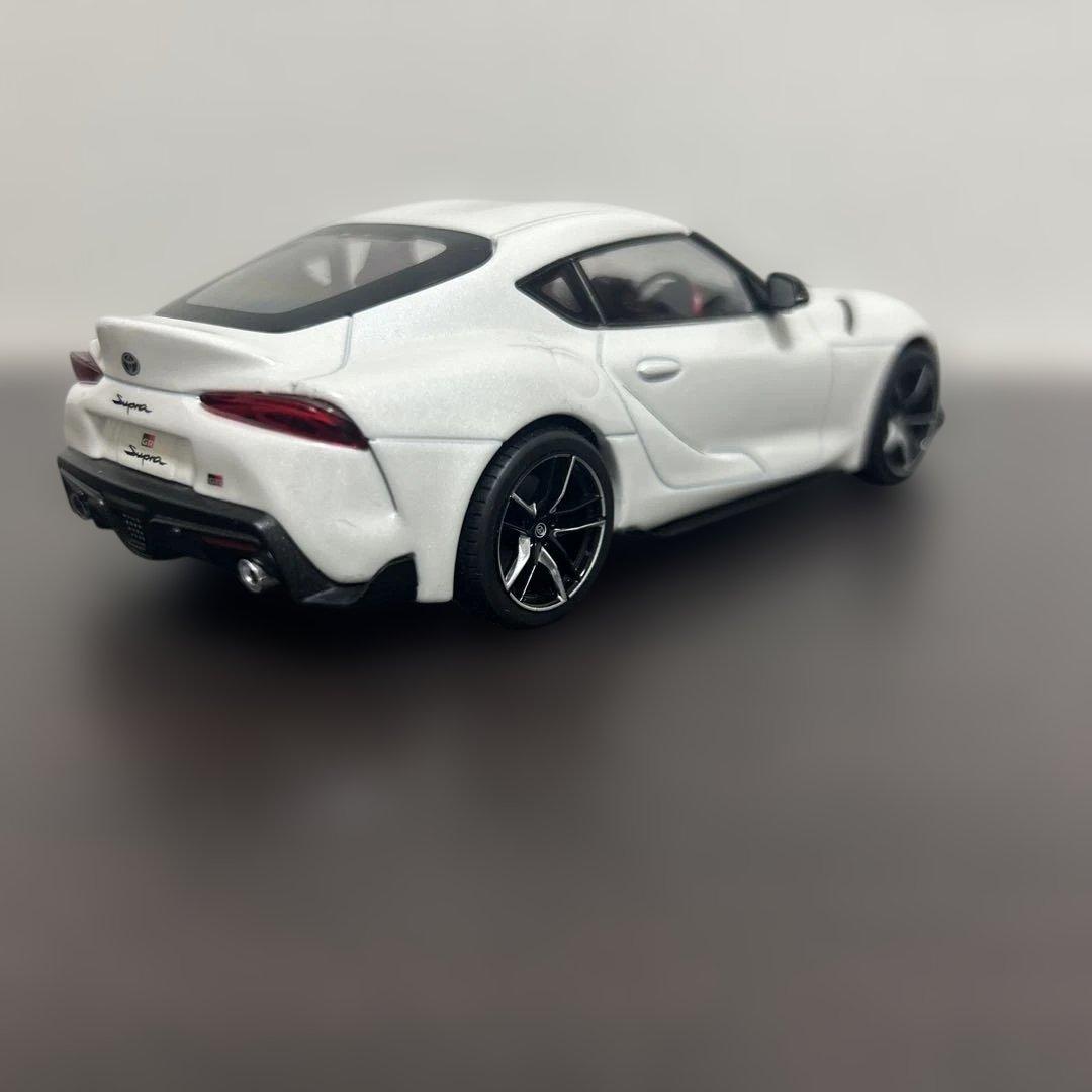トヨタ　GR スープラ　ホワイトメタリック