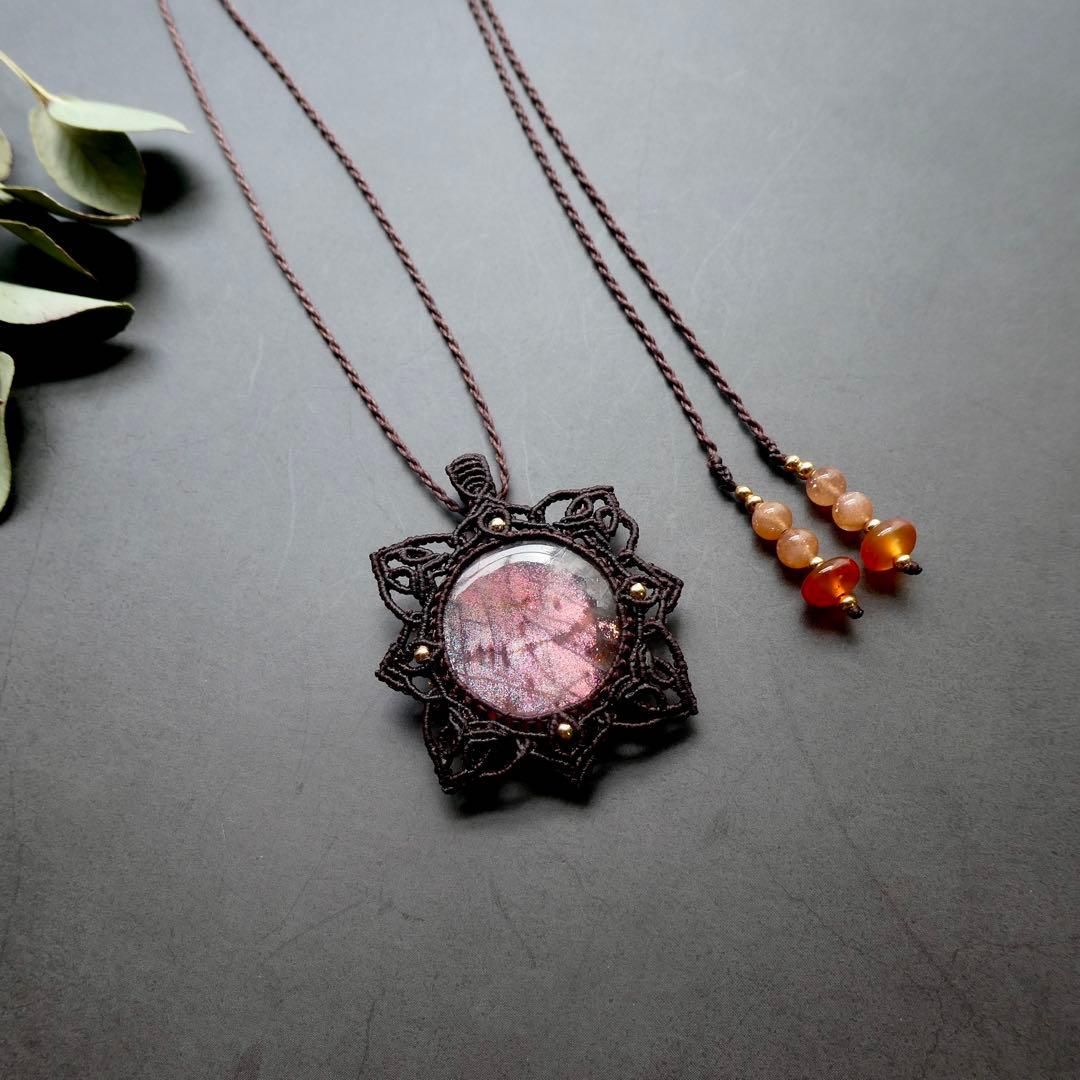 レアカラーサンストーンのマクラメネックレス