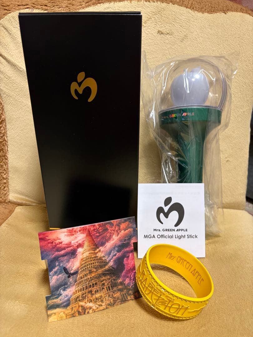 ２点セット公式 MGA ミセス ・ペンライト （本体 、箱、説明書）・バングル