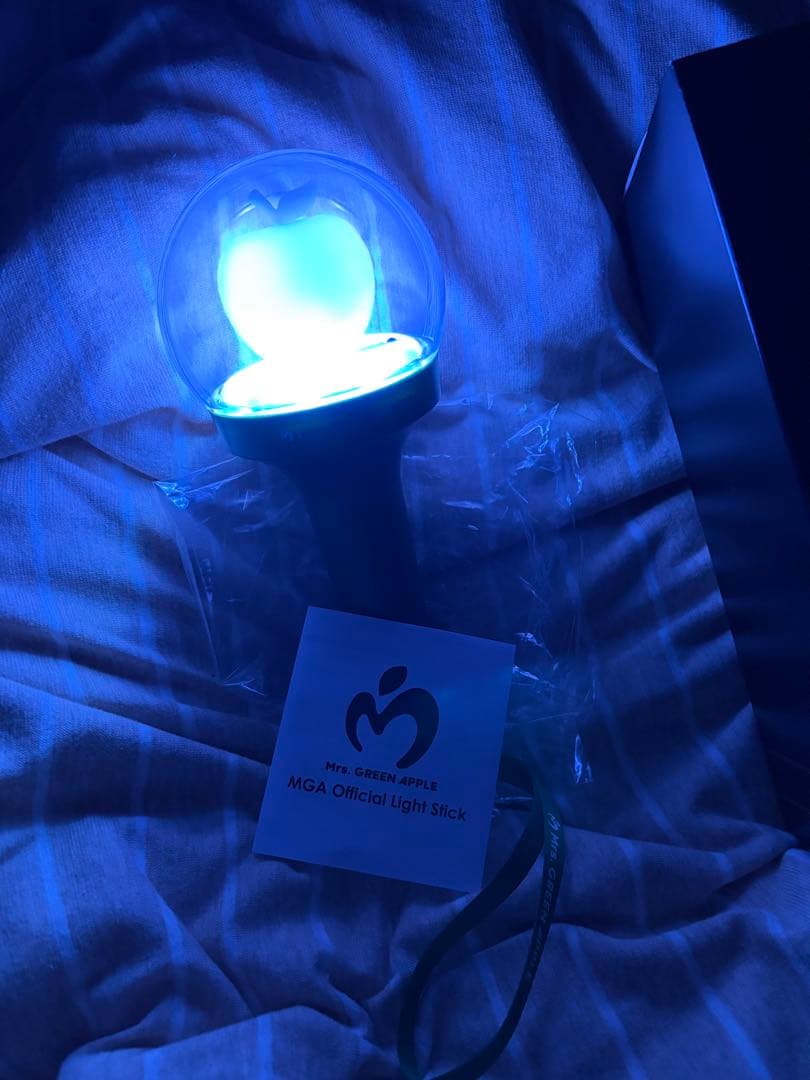 ２点セット公式 MGA ミセス ・ペンライト （本体 、箱、説明書）・バングル