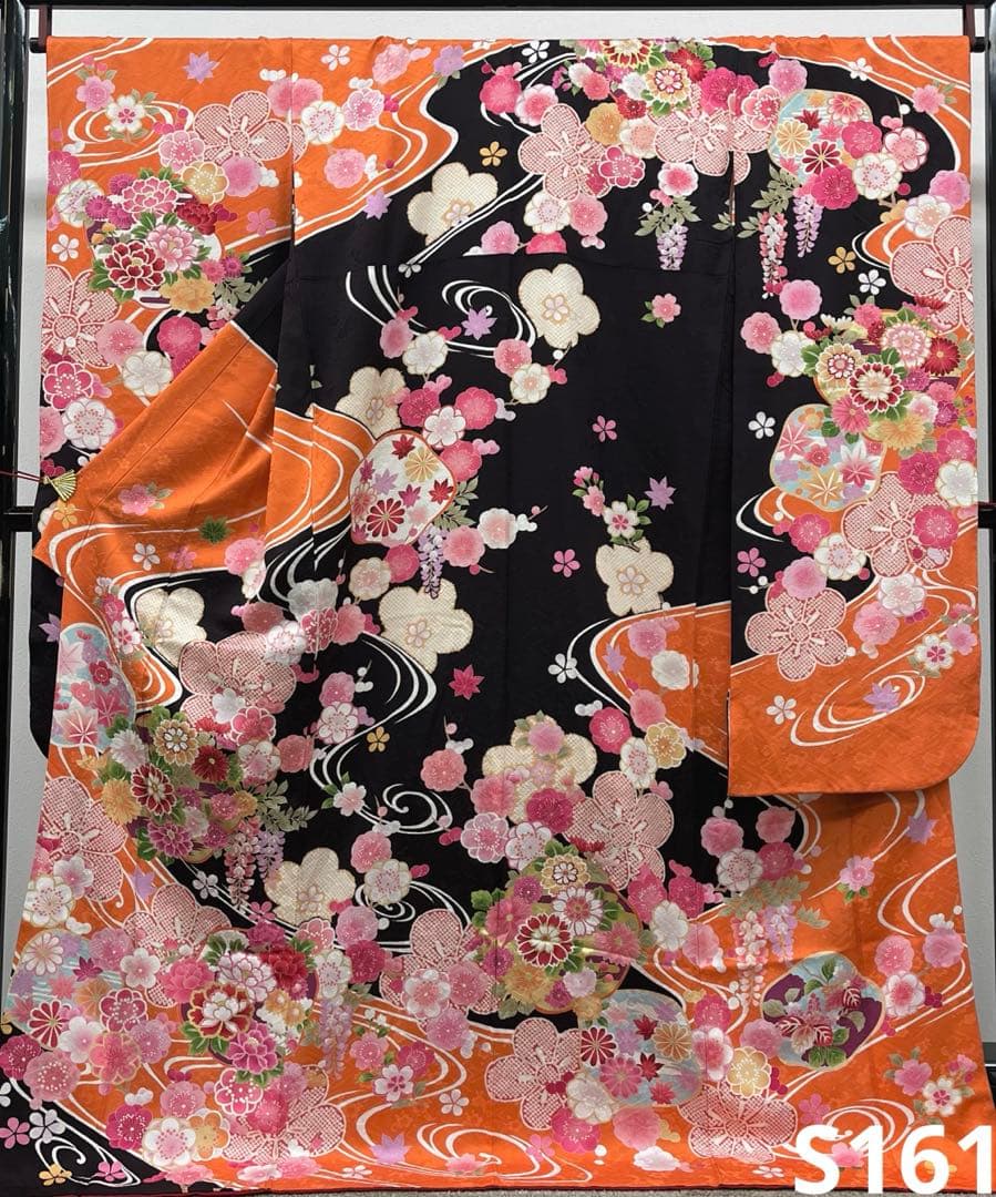 振袖 金彩 紋意匠 橙色×赤みの黒系 正絹 S161