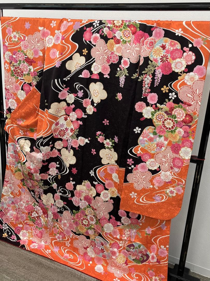 振袖 金彩 紋意匠 橙色×赤みの黒系 正絹 S161