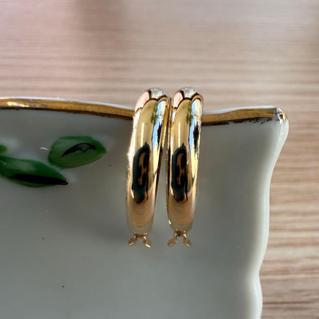 K10ゴールドルーフピアス