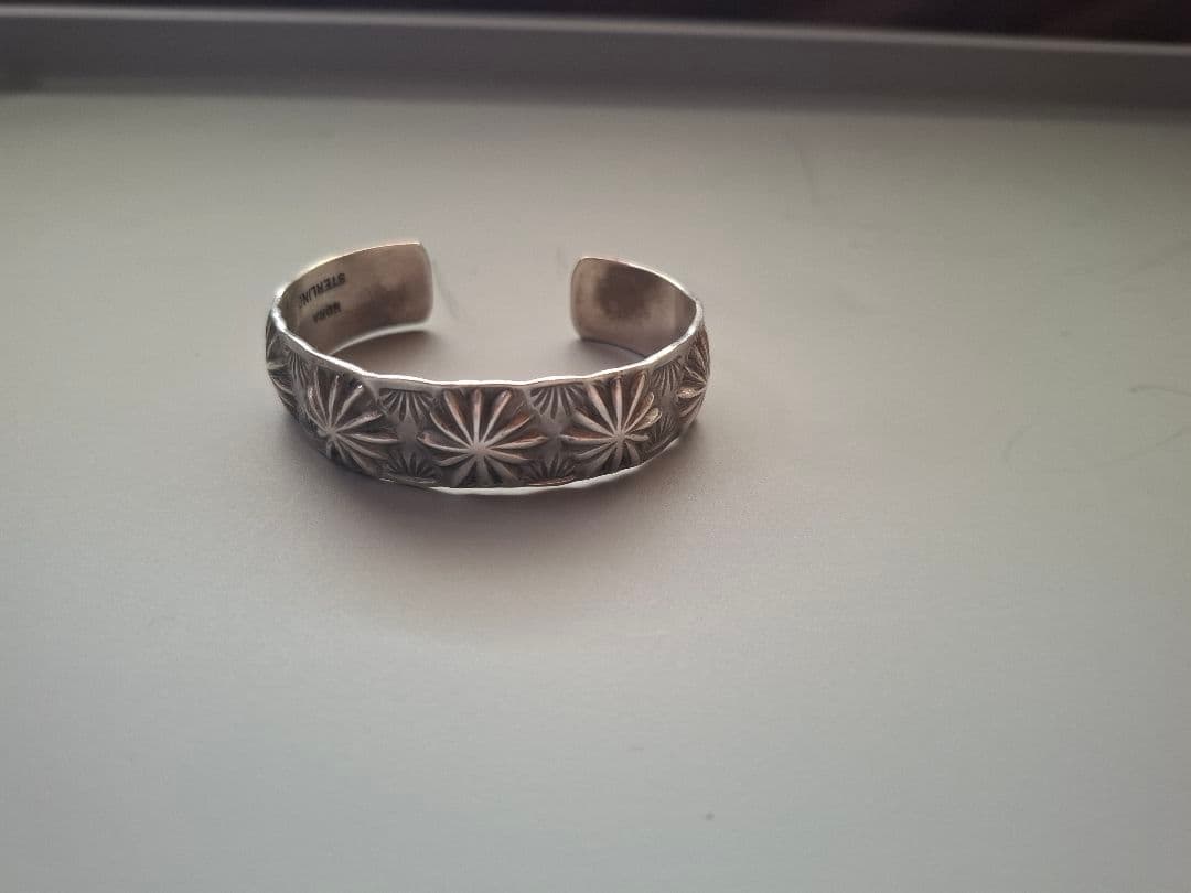 NORA インディアンジュエリー シルバーバングル ネペンテス