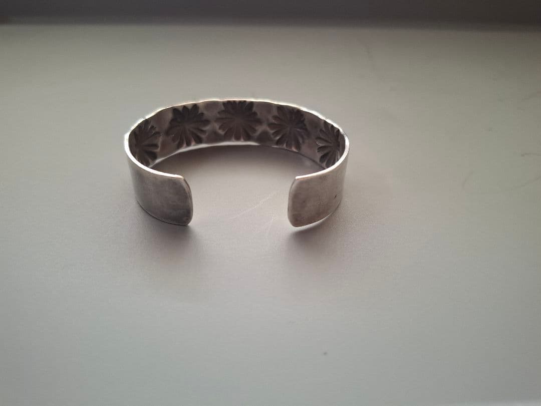 NORA インディアンジュエリー シルバーバングル ネペンテス