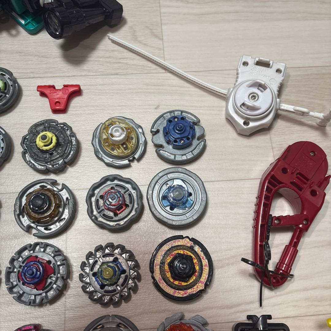 た*す様 ベイブレードセット 約32個以上のパーツ