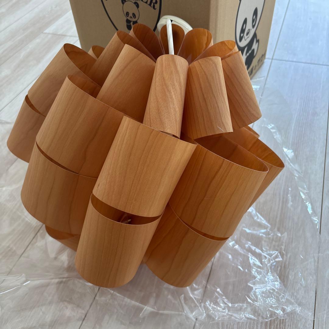 木目調 フラワー型ペンダントライト　照明作家　谷俊幸