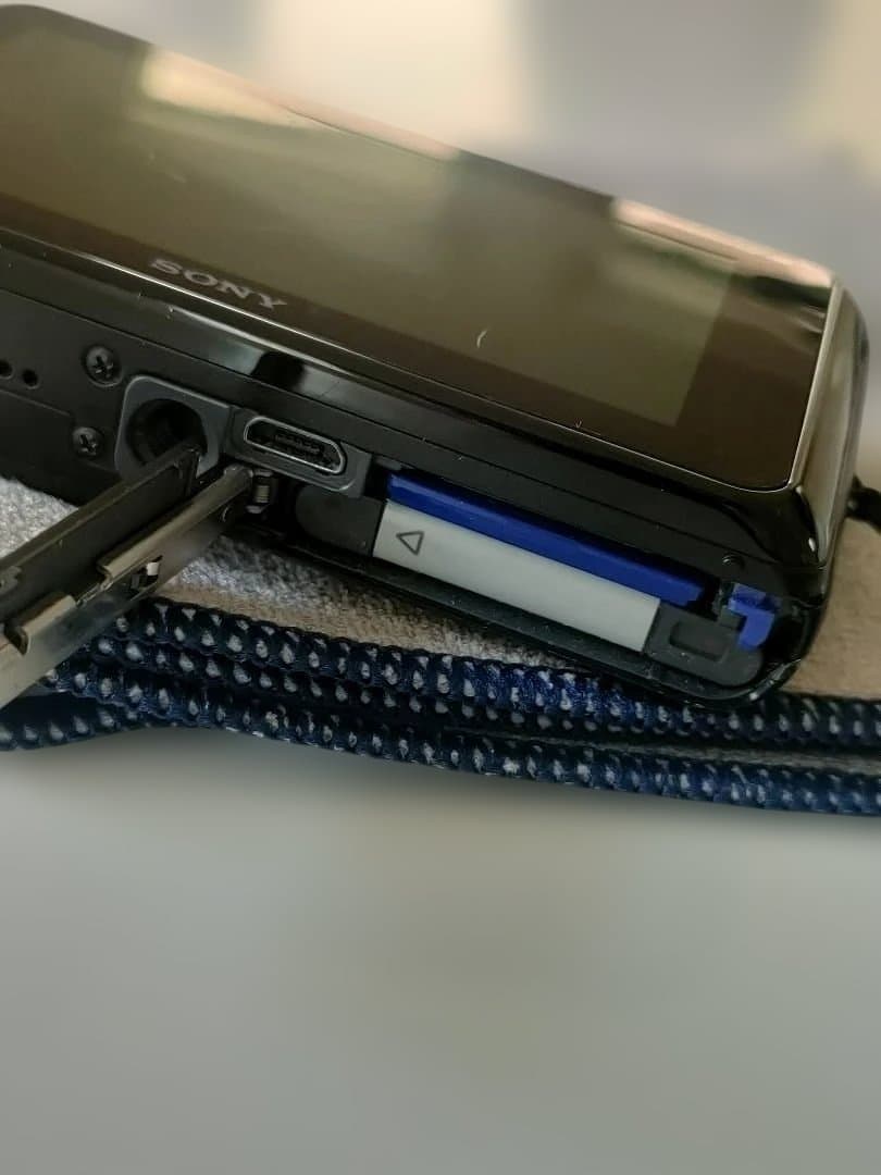 サイバーショット10倍ズーム Gレンズ　動作確認済み　美品　USB充電即利用可能