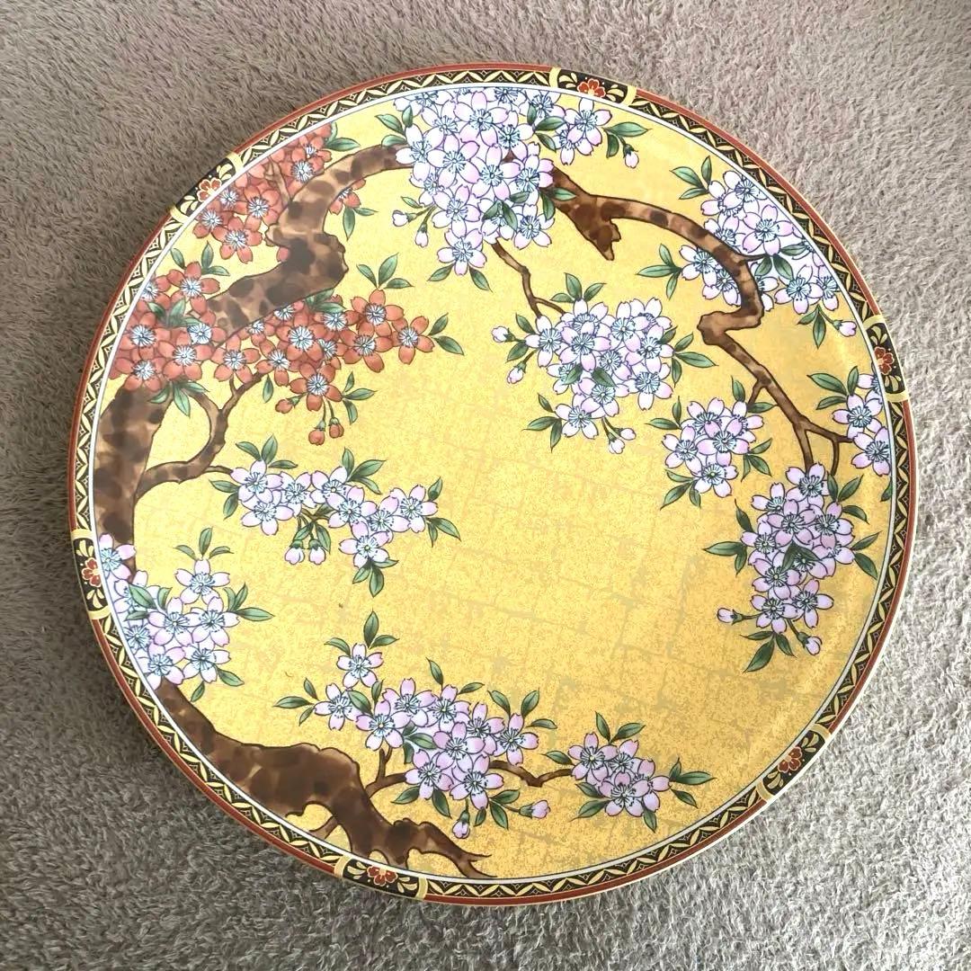 有田焼　静山作　桜皿　金装飾　33cm