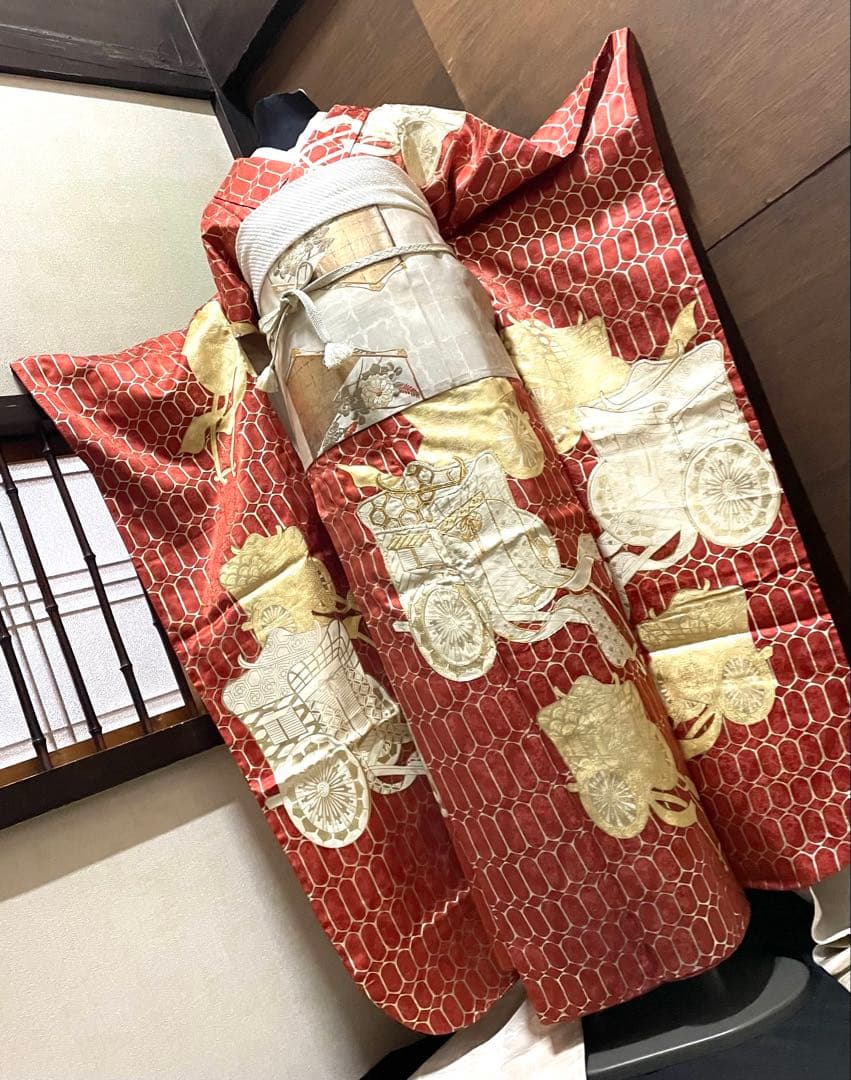 振袖 フルセット6点サイズM〜Ｌ駒刺繍　御所車文　金彩　正絹