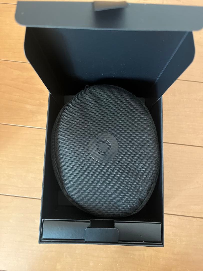 ワイヤレスヘッドホン 収納ケース付き