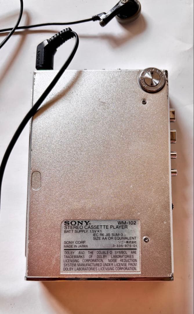 SONY WM-102 カセットプレーヤー　イヤホン付き　　ジャンク品
