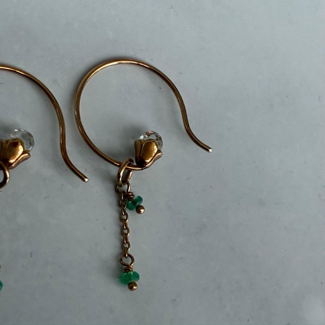 agete フック　ピアス　エメラルドチャーム付き