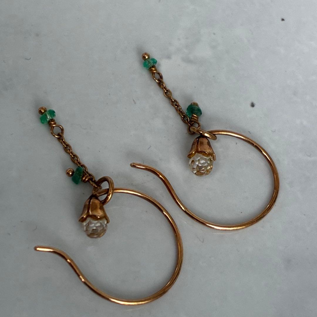 agete フック　ピアス　エメラルドチャーム付き