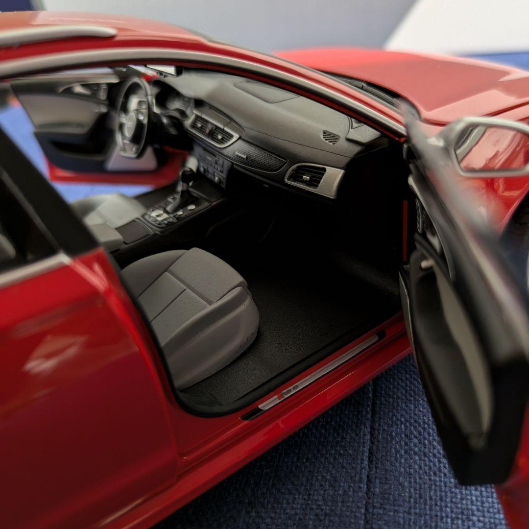 アウディ RS6 Avant　C7 ミニカー 1/18　ミニチャンプス　audi