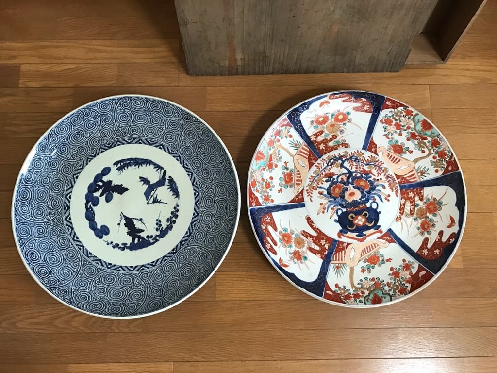 【骨董】 古伊万里 飾り皿 大皿（直径46cm） 2枚 大明成化年製 木箱付き