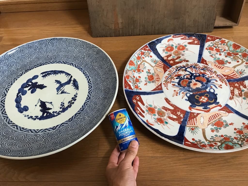 【骨董】 古伊万里 飾り皿 大皿（直径46cm） 2枚 大明成化年製 木箱付き