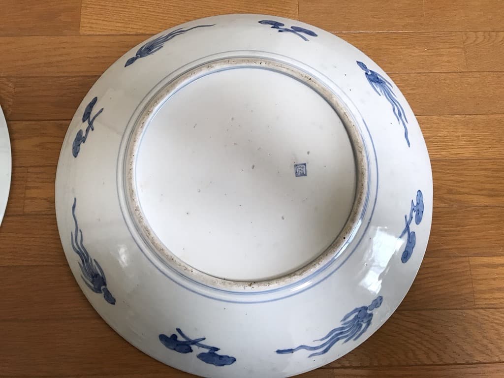 【骨董】 古伊万里 飾り皿 大皿（直径46cm） 2枚 大明成化年製 木箱付き