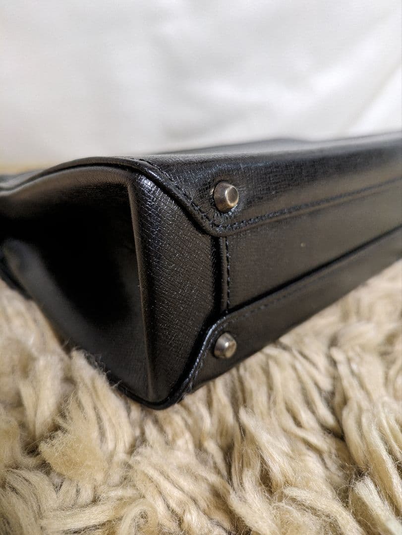 【ギミック有】【美品】ungaro ウンガロ　ハンドバッグ　黒　フォーマル　本革