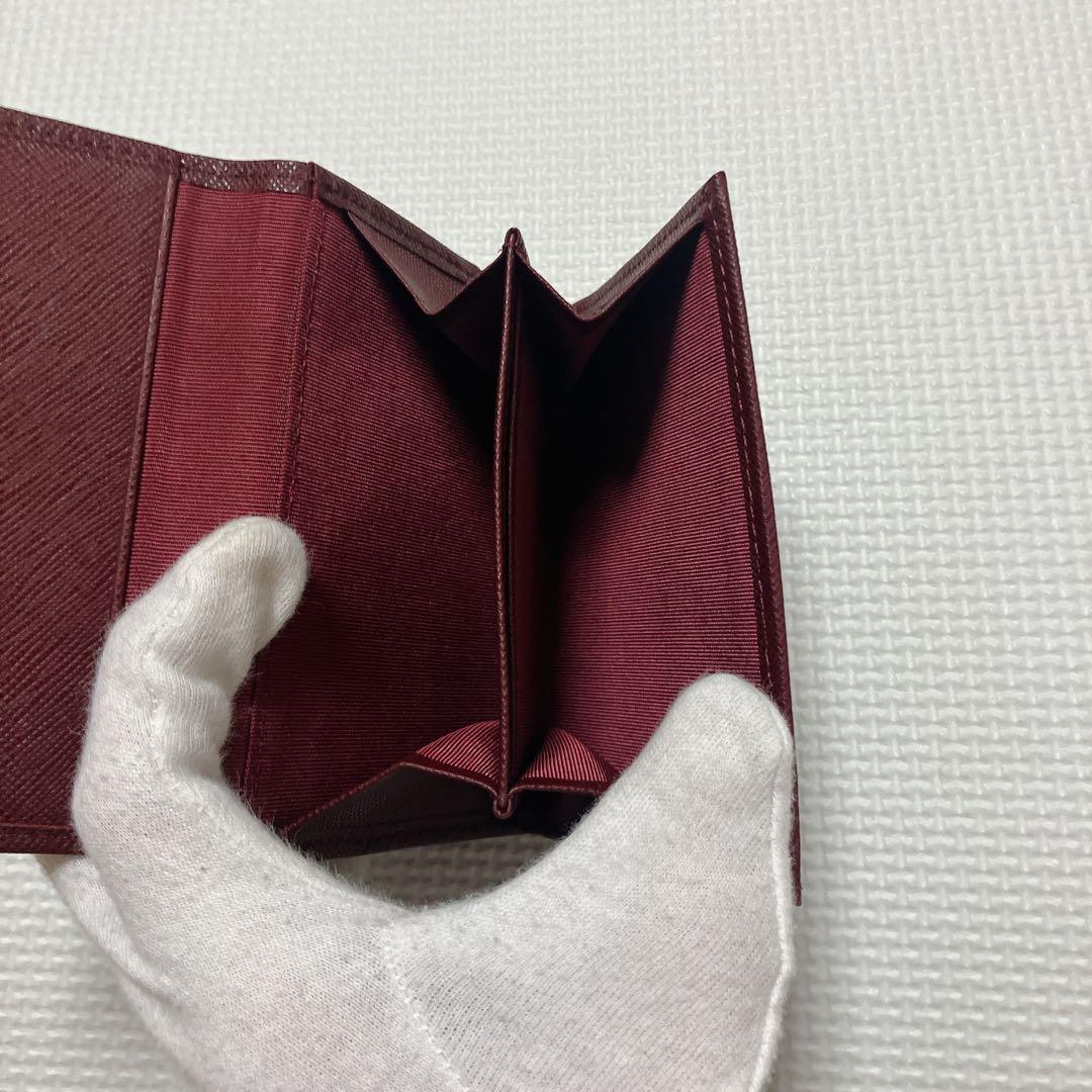 ・未使用　BURBERRY バーバリー　レザー二つ折り財布　ワイン