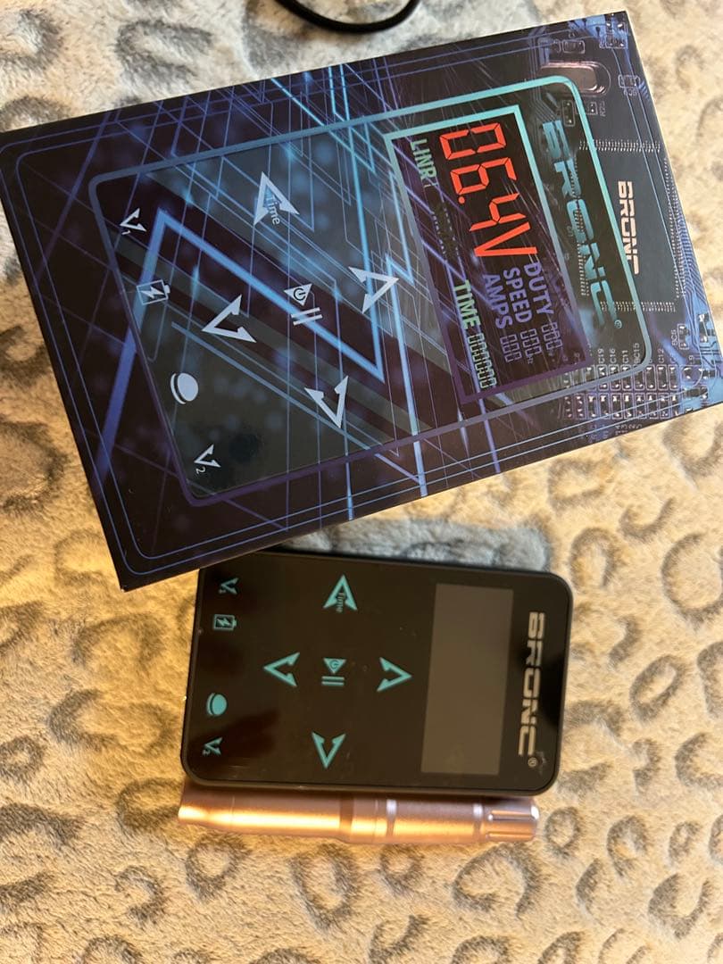 アートメイク　BRONC