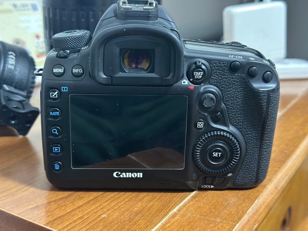 Canon EOS 5D Mark IV デジタル一EF 24-70 f4