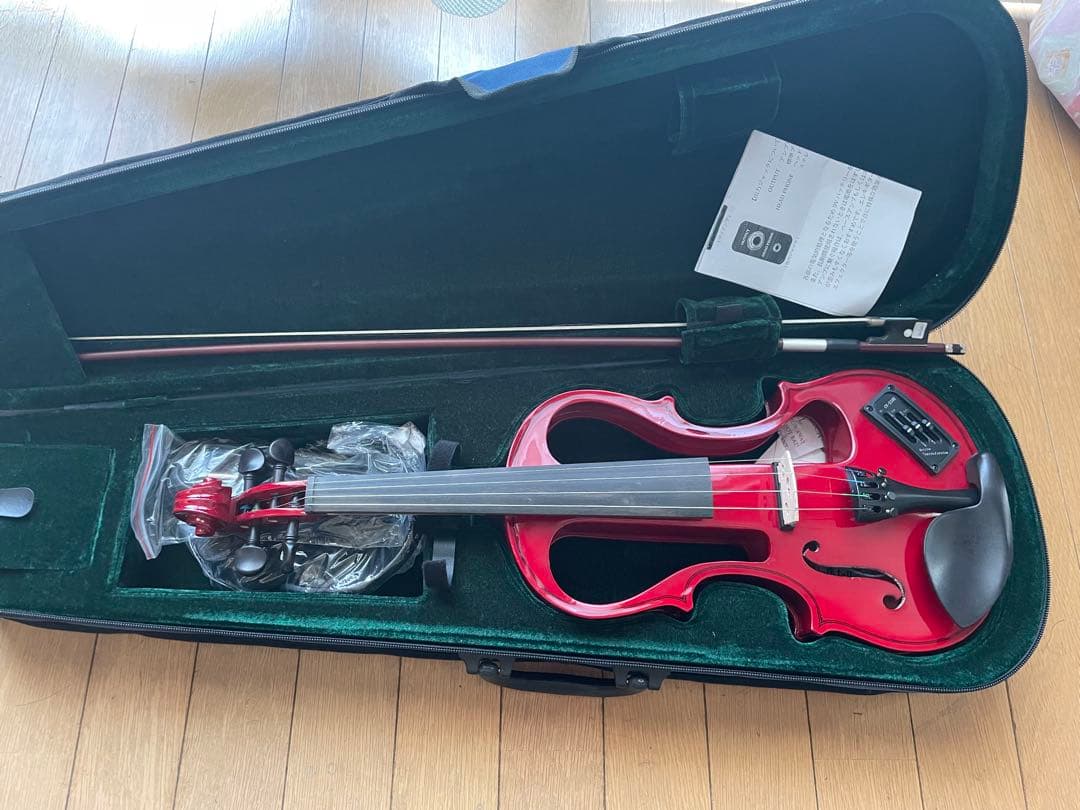 赤いバイオリン本体 ケース付き