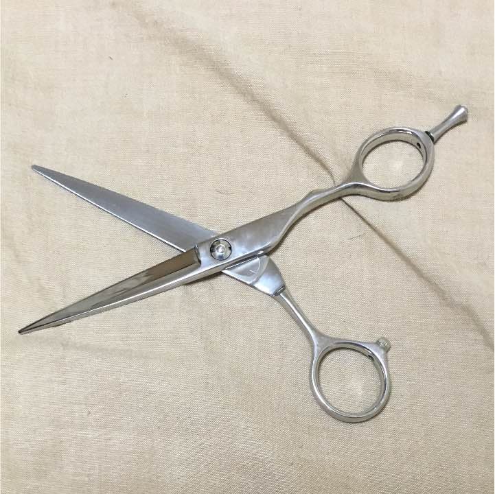 大特価で出します無印シザー 6インチシザー キレイです 美容師 理容師向けです