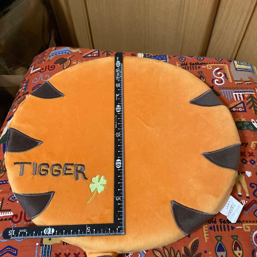 ティガー　クッション　座布団　プー さん　ディズニー