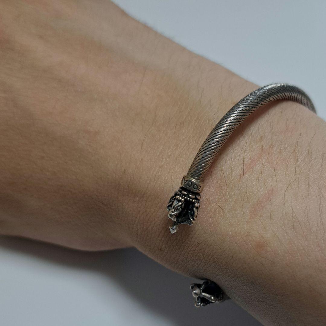 ソカロ　ドージェ　ツイスト　バングル