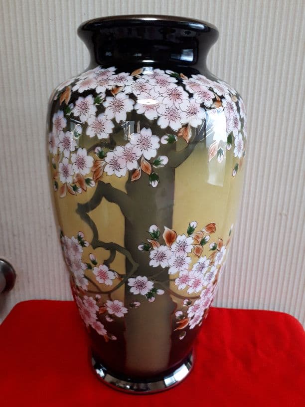 七宝焼、サクラ図美術品壺