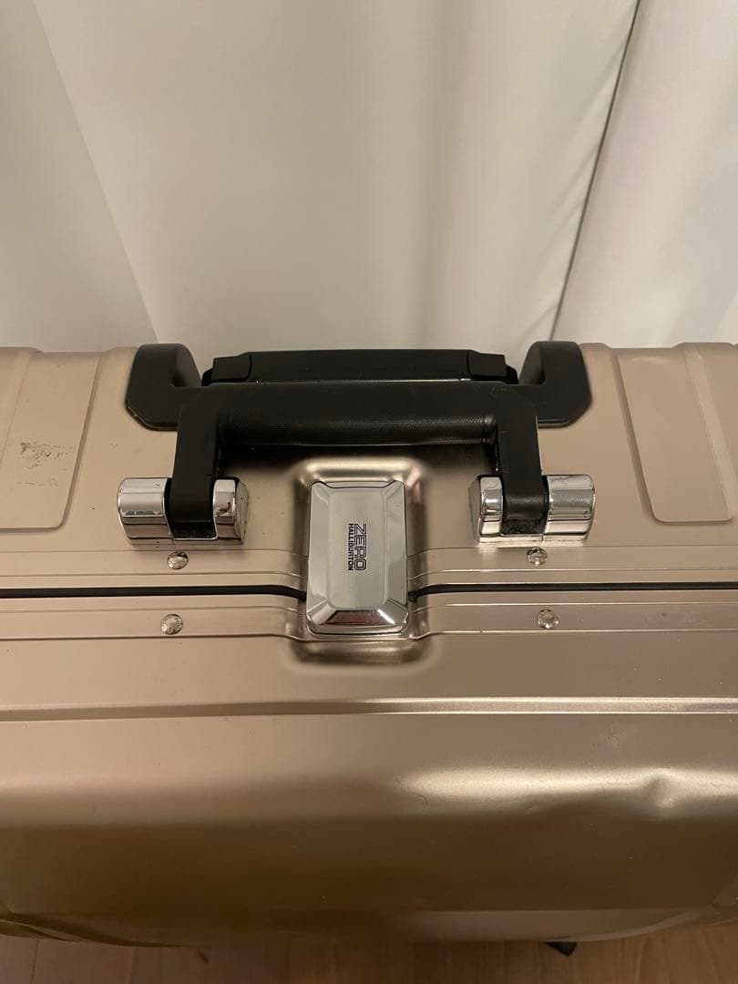 【限定】ZERO HALLIBURTON Geo アルミニウム 83Lブロンズ