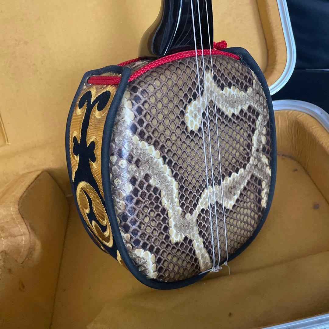 三味線　黒塗与那城？真壁型？ベルト付き　ユナー　スンチー沖縄 弦楽器 琉球